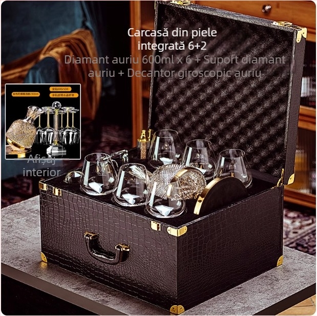 Decantor de vin burgund din sticlă fără plumb, în husă din piele, lux accesibil