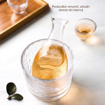 Set japonez din sticlă pentru sake — realizat manual, 1 carafă și 3 pahare, textură ciocănită, set cadou