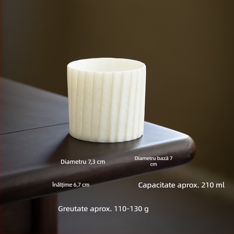 Ceasă de cafea cu finisaj mat și model origami, din porțelan alb, potrivită pentru latte art, băuturi și ceai.