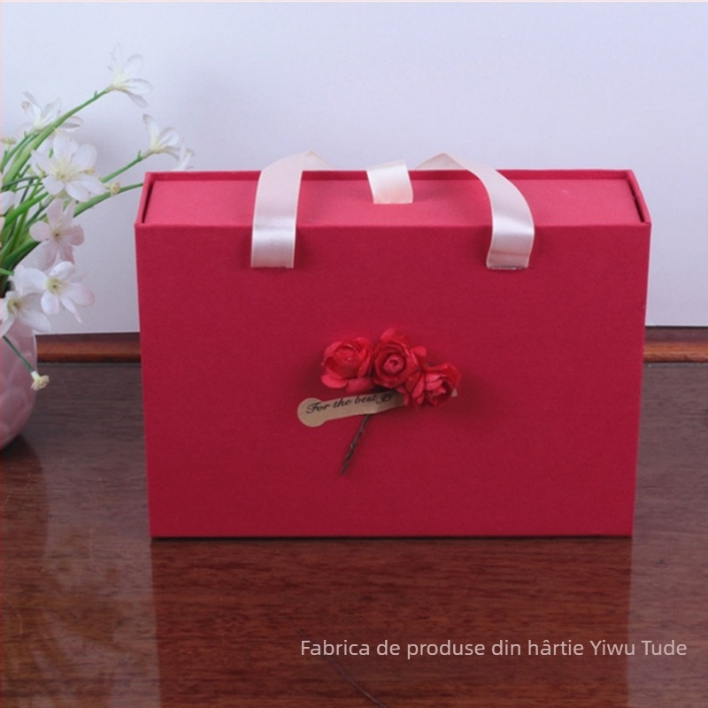 Cutie cadou personalizată pentru lenjerie, cu fundă roșie mare și logo, ambalaj pentru sutien