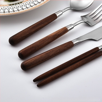 Set de tacâmuri occidentale din oțel inoxidabil 304, cu mânere din lemn de nuc, pentru uz casnic, hotelier și restaurant. Include cuțit pentru steak, furculiță, lingură și set de furculiță și lingură de desert.