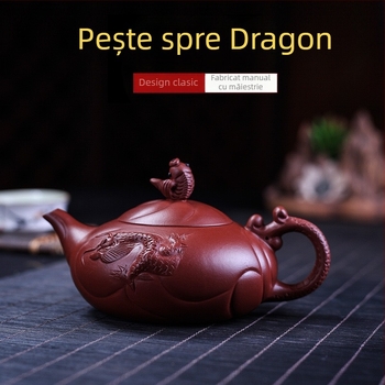 Ceainic din lut mov, cu motiv dragon-pește, sculptat integral, lut pur mineral din mină, semi-manual
