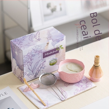 Set ceramic pentru matcha: boluri cu design în relief de sakura, 7 piese, cu gură de turnare, cutie colorată