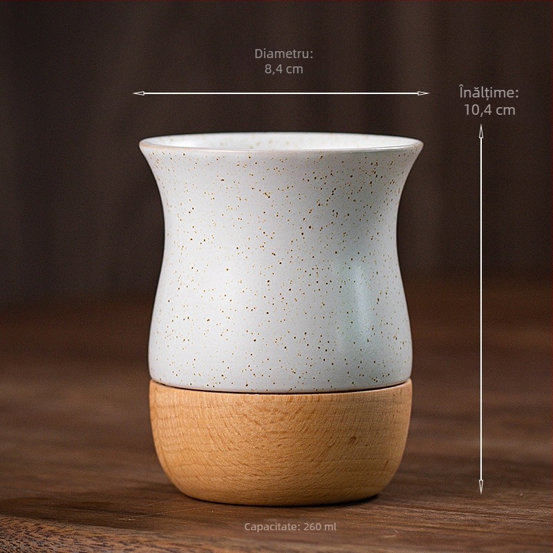 Ceașcă de espresso ceramică, cu textură rustică și bază din lemn