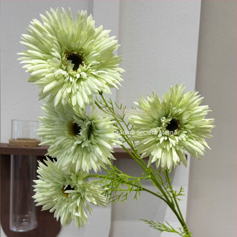 Patru flori artificiale cu capete: hibiscus, crizantemă Francis, margarete, gerbera, floarea-soarelui – flori artificiale din satin pentru decor de nuntă și decor acasă