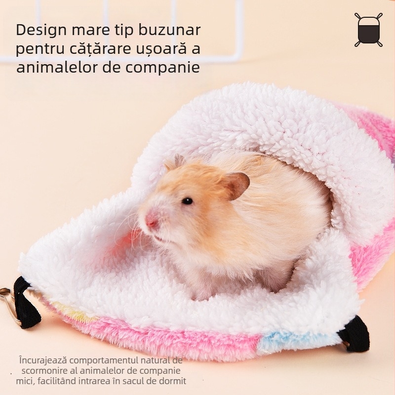 Hamac cald cu două straturi pentru animale de companie mici, suspendat.