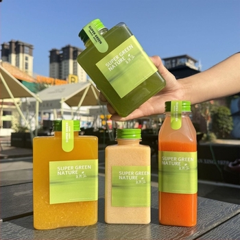 Sticlă de suc stil influencer, din plastic Tritan verde, cu capac cu orificiu și pai