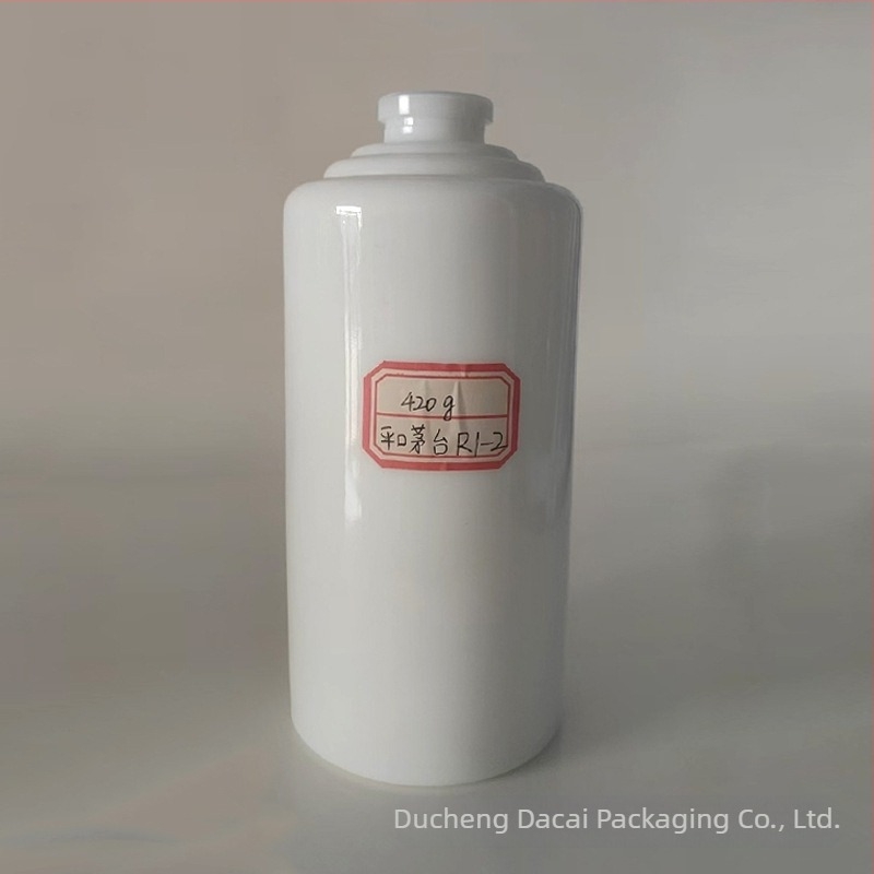 Sticlă de vin din sticlă, în formă Moutai, alb lăptos, gură mare, 500 ml, cu buză de satin și gură dentată