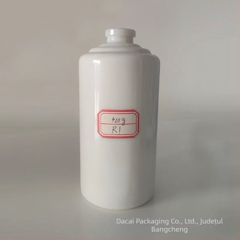 Sticlă de vin din sticlă, în formă Moutai, alb lăptos, gură mare, 500 ml, cu buză de satin și gură dentată