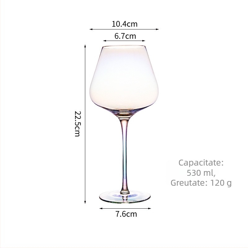 Set de pahare din cristal colorat pentru vin roșu, cu decantor în formă de harpă și pahare cu picior înalt.