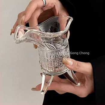 Pahar din sticlă cu stil imperial retro Qin Shihuang, cu trei picioare – Jue antic, pentru ceai cu lapte sau vin