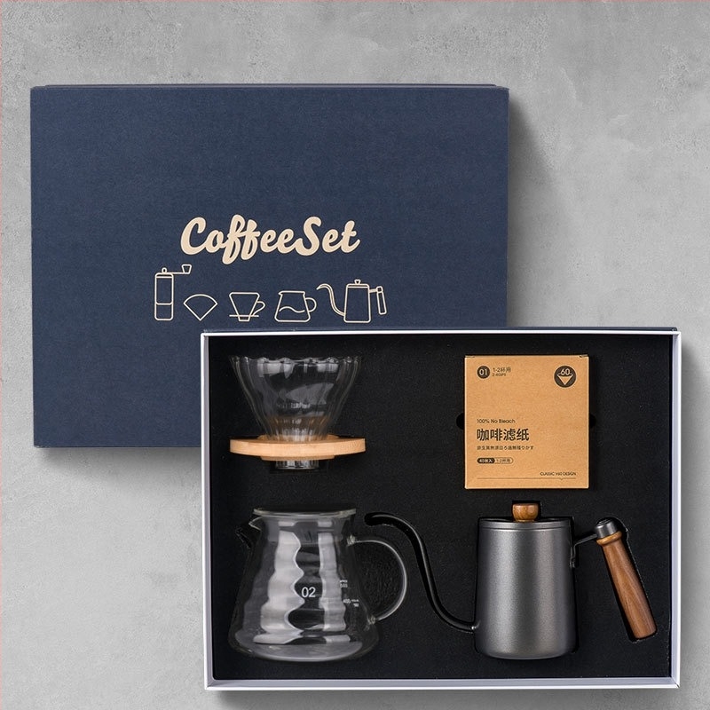 Set portabil pentru cafea la filtru prin infuzie — kit complet cu râșniță, ceașcă, filtre, linguriță de măsurare și ceainic de turnare