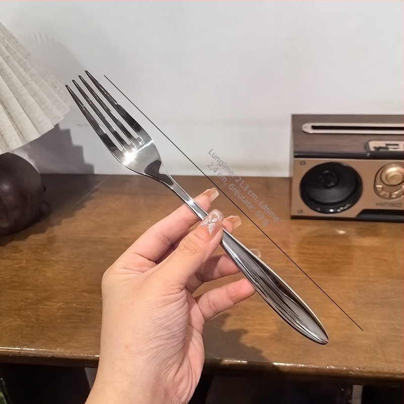 Set tacâmuri din oțel inoxidabil 304, cu textură ciocănită, incluzând cuțit, furculiță, lingură și linguriță de desert, pentru uz casnic și hoteluri de lux, poate sta în poziție verticală