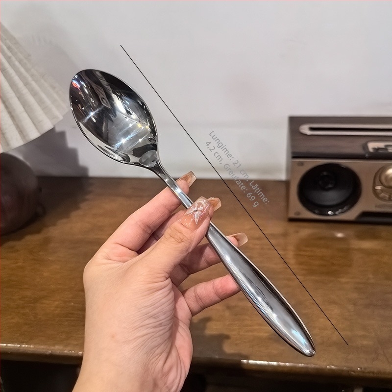 Set tacâmuri din oțel inoxidabil 304, cu textură ciocănită, incluzând cuțit, furculiță, lingură și linguriță de desert, pentru uz casnic și hoteluri de lux, poate sta în poziție verticală
