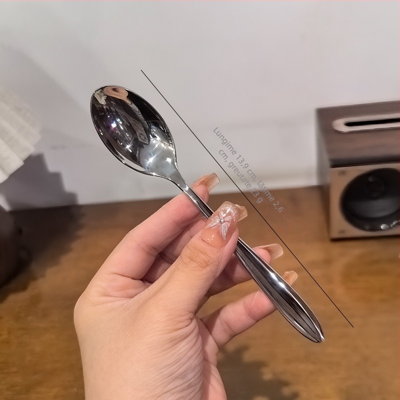 Set tacâmuri din oțel inoxidabil 304, cu textură ciocănită, incluzând cuțit, furculiță, lingură și linguriță de desert, pentru uz casnic și hoteluri de lux, poate sta în poziție verticală