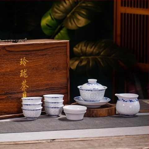 Set ceai ceramic cu ceainic albastru‑alb, porțelan emailat, stil modern minimalist, pentru uz casnic și birou, 3–5 persoane