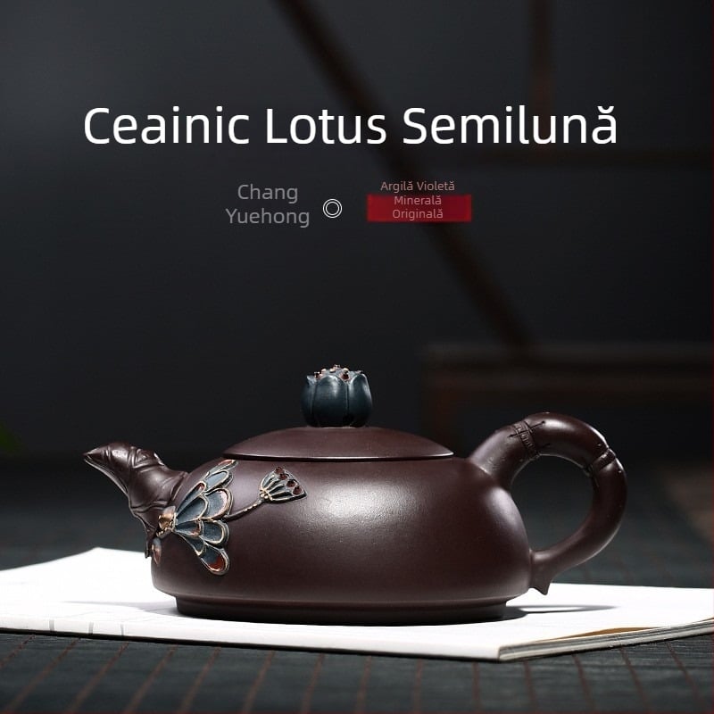 Ceainic din argilă mov cu relief de lotus, formă semilună, suprafață pictată manual