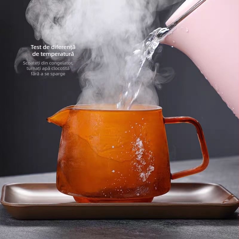 Cafetieră din sticlă borosilicată, culoare chihlimburiu, cu mâner, pentru prepararea cafelei prin turnare
