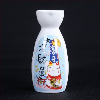 Set japonez de încălzire a sake-ului – recipient ceramic, încălzitor, pahare de sake și pisică norocoasă