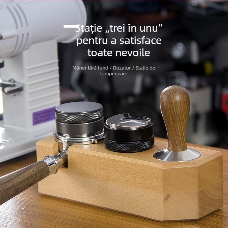 Suport din lemn pentru cafea în stil italian, cu finisaj pictat manual în dungi, însoțit de instrument de tampare