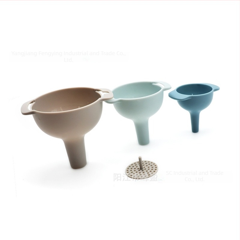 Set plastic bucătărie cu 4 pâlnii, filtru și dozator de ulei, în 4 în 1