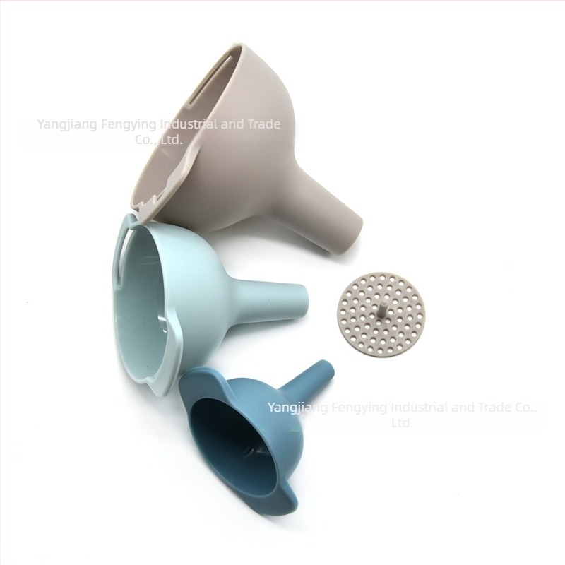 Set plastic bucătărie cu 4 pâlnii, filtru și dozator de ulei, în 4 în 1