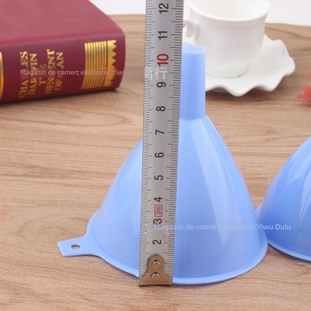 Set de trei pâlnii din plastic pentru uz casnic (mare, medie, mic)