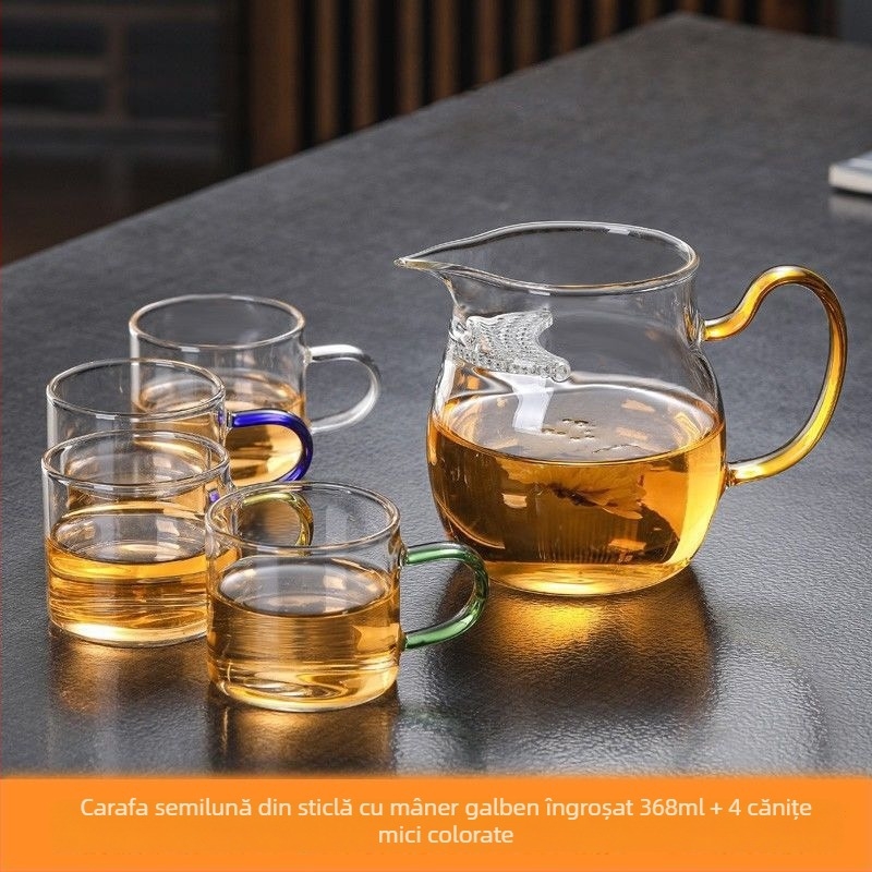 Ceainic din sticlă rezistentă la temperaturi, în formă de semilună, cu filtru încorporat și capacitate mare pentru prepararea ceaiului