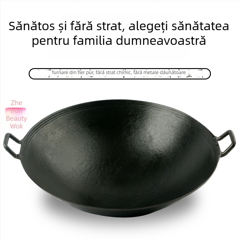 Oală din fontă cu două mâneri, pentru uz casnic, sobă rurală tradițională din lemn.