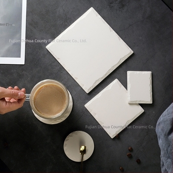 Suport ceramic pentru pahare cu absorbție de apă, ceramică albă neglazurată cu textură de piatră; covoraș izolant pentru oale și articole semi-finisate