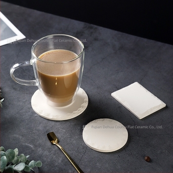 Suport ceramic pentru pahare cu absorbție de apă, ceramică albă neglazurată cu textură de piatră; covoraș izolant pentru oale și articole semi-finisate