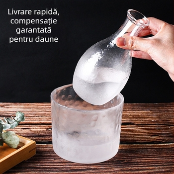 Set de sake în stil japonez, cu carafă din sticlă ciocănată și pahare