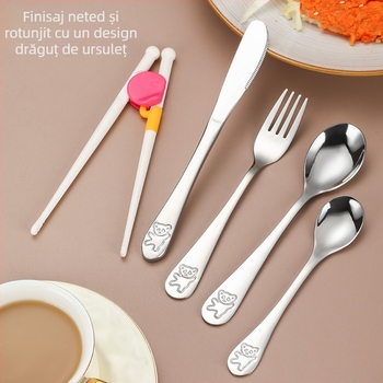 Set de tacâmuri pentru copii din oțel inoxidabil 304, cu design urs de desene animate — cuțit, furculiță, lingură și bețișoare pentru învățare