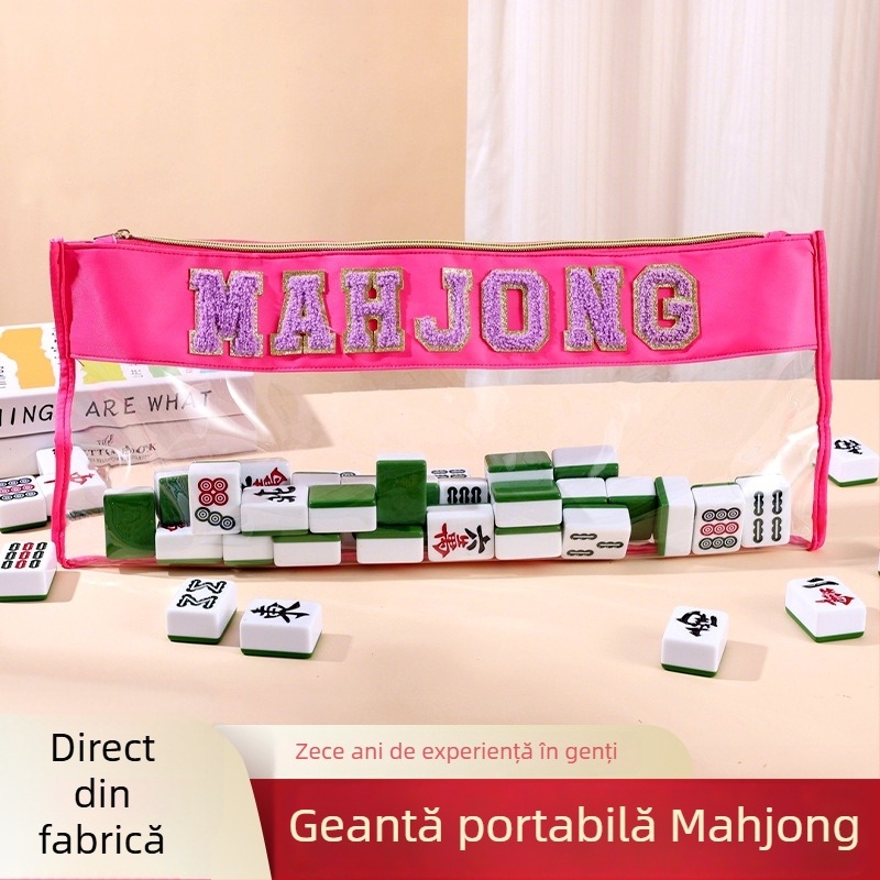 Geantă personalizată impermeabilă pentru cosmetice, cu broderie de litere Mahjong, PVC, compartiment mare pentru igienă personală. Disponibilă în verde, roz, mov și roșu trandafir.