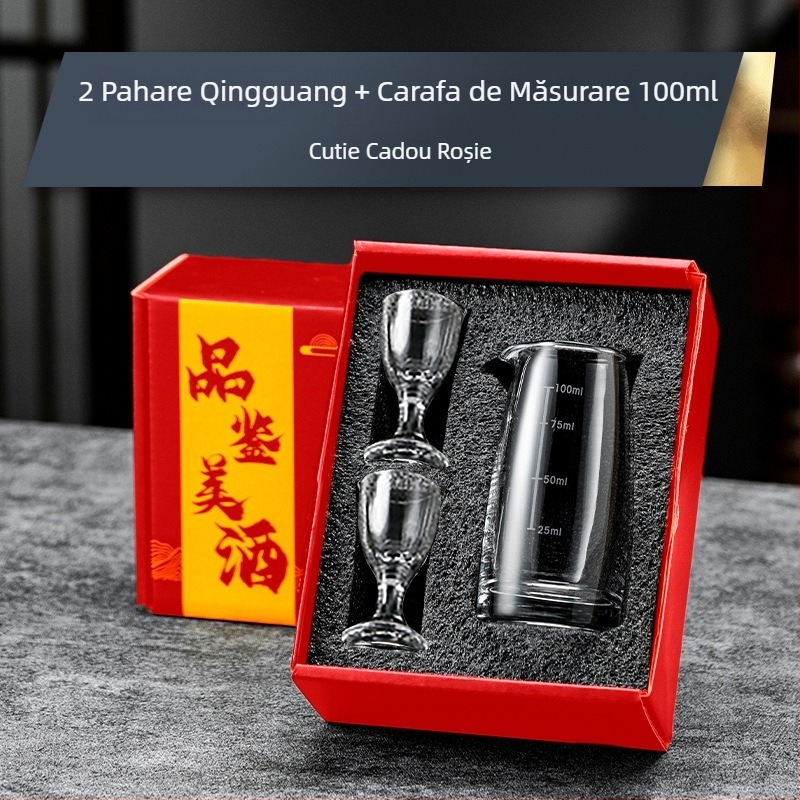 Set de pahare pentru baijiu într-o cutie cadou, cu pahare mici în formă de glonț și un decantor gradat