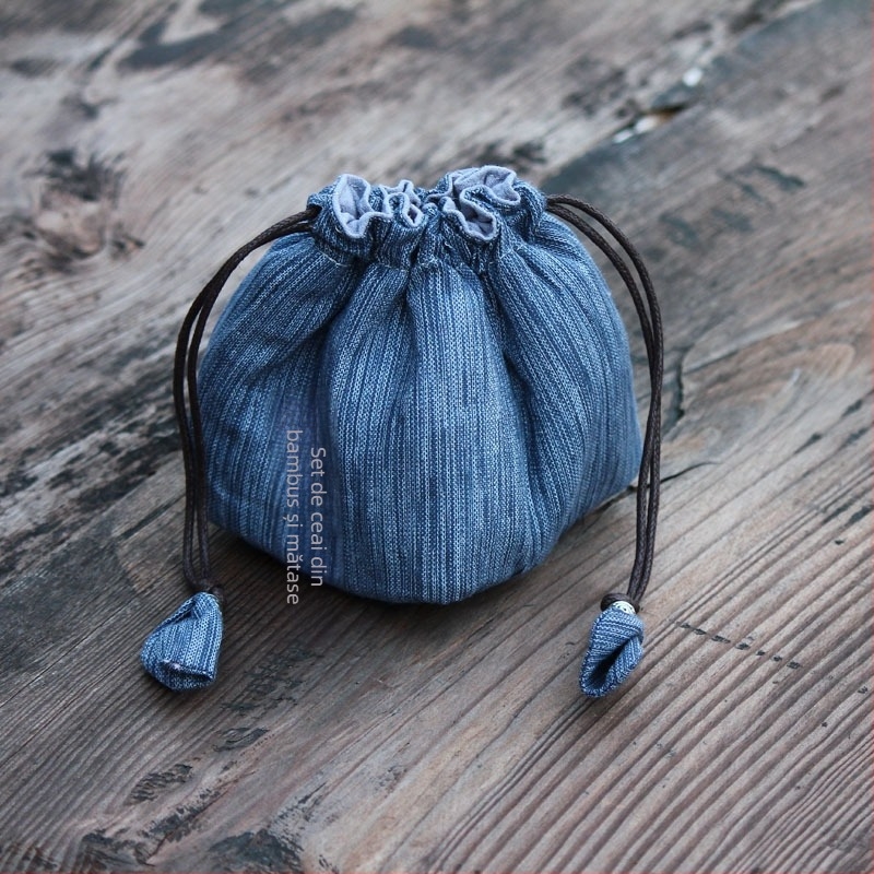Sac de depozitare pentru set de ceai din material textil gros, bleumarin, pentru ceașcă ceramică și ceainic, închidere cu șnur, portabil.