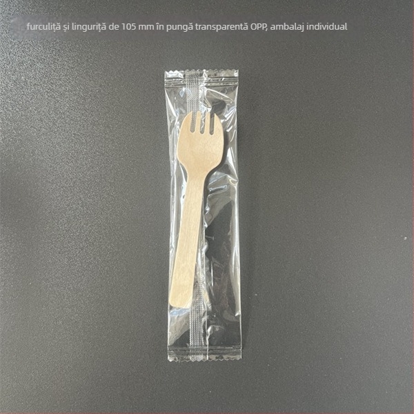 Set tacâmuri din lemn de unică folosință (cuțit, furculiță, lingură); ambalare individuală; lemn de mesteacăn biodegradabil.