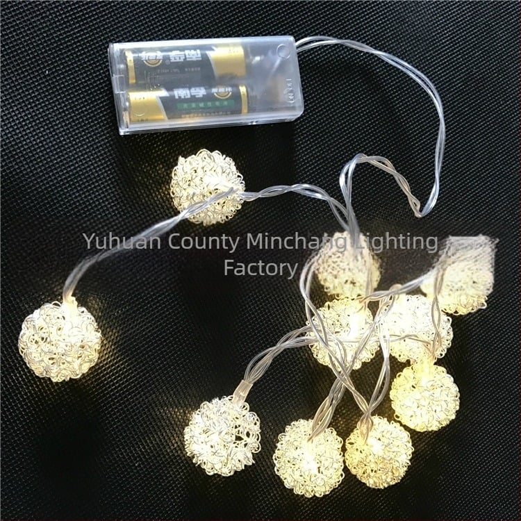 LED colorate care clipesc – șir de lumini cu bile metalice pentru nunți, casă nouă și decor de Crăciun