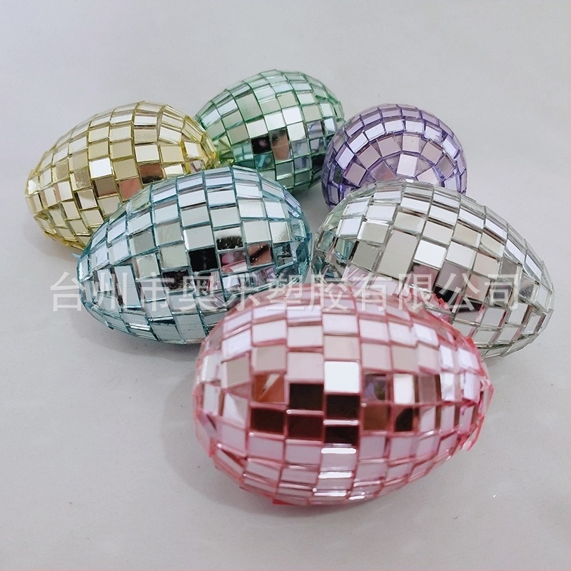 Ou de Paște din plastic, împodobit cu diamante, dimensiuni 4 cm și 6 cm