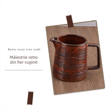Set pour-over vintage cupe de filtru lucrate manual și o cană roșu ruginiu