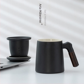 Cană ceramică pentru ceai cu capac și filtru, mâner din lemn, capacitate mare, cadou personalizat