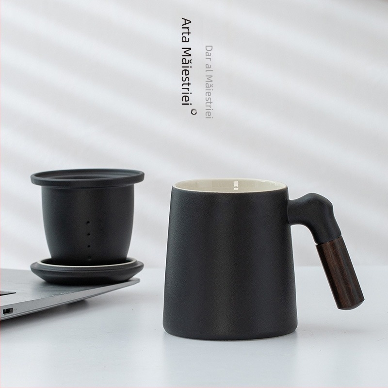 Cană ceramică pentru ceai cu capac și filtru, mâner din lemn, capacitate mare, cadou personalizat
