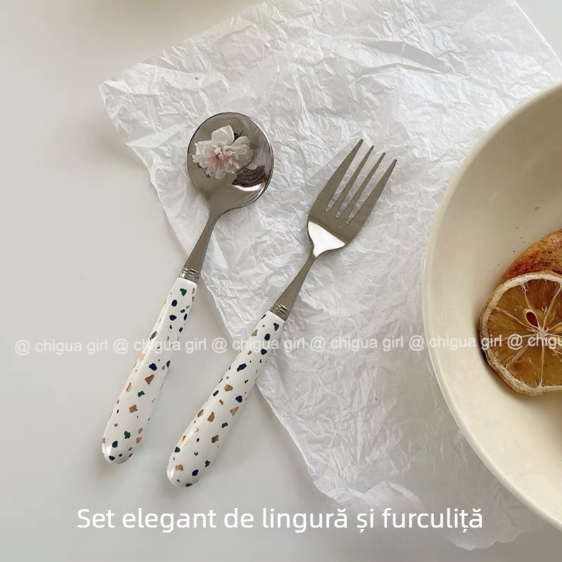 Set de tacâmuri din oțel inoxidabil, cu model floral: linguri de supă, linguri pentru înghețată, linguri de orez, furculițe și linguri de amestec.