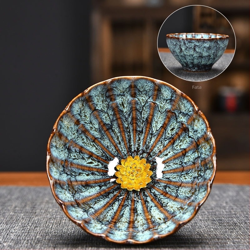 Ceșcuță de ceai din ceramică Jian ware, cu motiv lotus auriu și argintiu