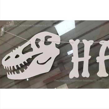 Flaguri de hârtie cu dinozaur alb pentru decorul zilei de naștere – girlandă/banner
