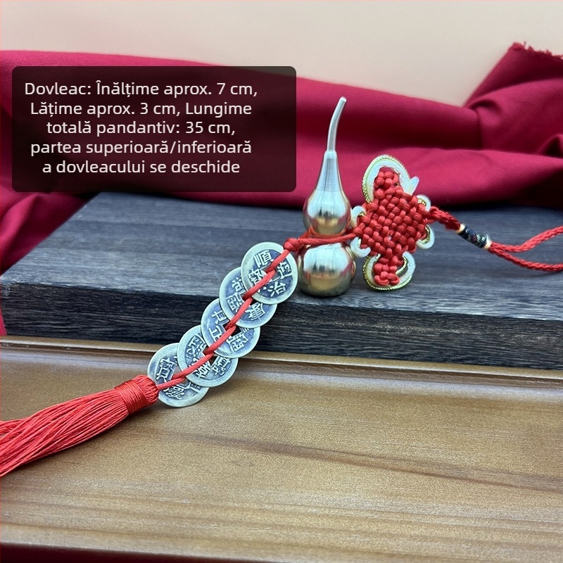 Pandantiv chinezesc nod din nylon, lucrat manual, cu litere gravate, formă de dovleac și motiv cu cinci monede împărați
