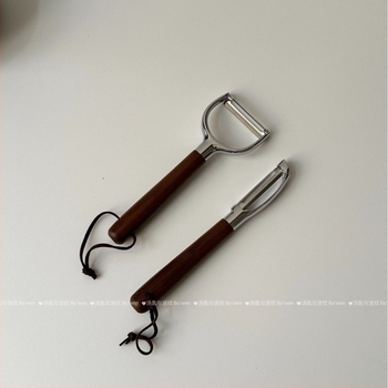 Lingură și peeler din seria lemnului de nuc ondulat, oțel inoxidabil, pentru fructe și legume, peeler de cartofi