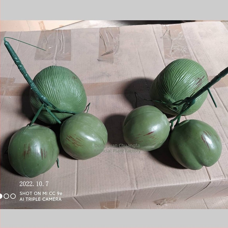 Copac artificial de cocos, înălțime 20 cm, cu fructe de cocos – recuzită pentru ședințe foto