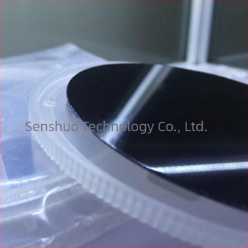 Wafer de substrat din fosfidă de indiu pentru comunicații prin fibră optică și microelectronică.