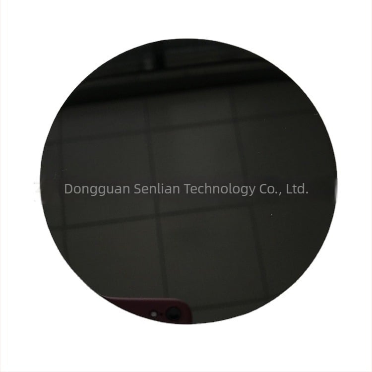 Wafer de substrat din fosfidă de indiu pentru comunicații prin fibră optică și microelectronică.